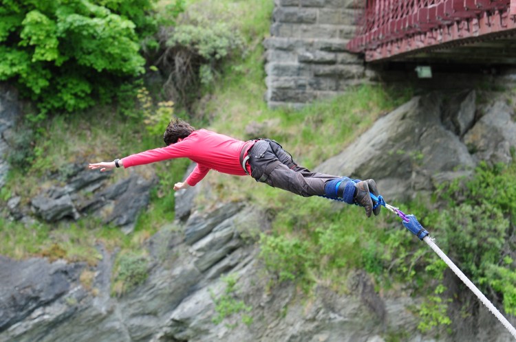 nova zelanda queenstown jumping 06