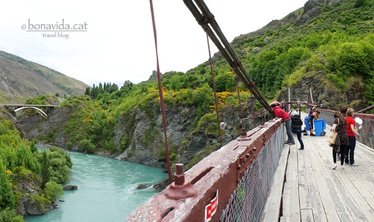 La gent es prepara per saltar