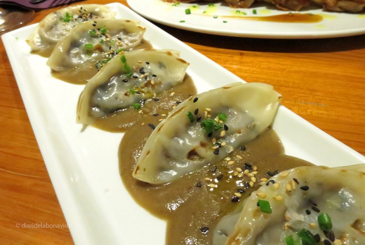 Gyozas farcides fricandó i trompetes de la mort