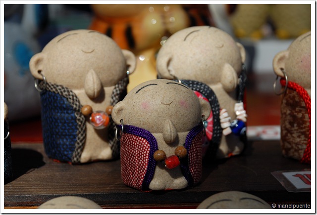 Mercat de Kõbõ-san el 21 de cada mes. Al recinte del temple Tõ-ji.