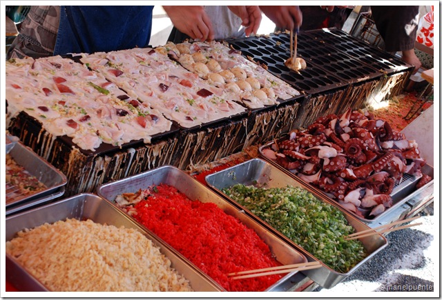 Mercat de Kõbõ-san el 21 de cada mes. Al recinte del temple Tõ-ji.