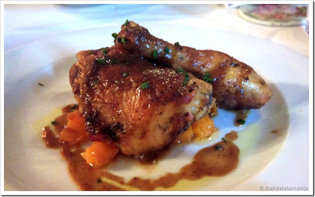 cuixa_pollastre_salsa_prunes