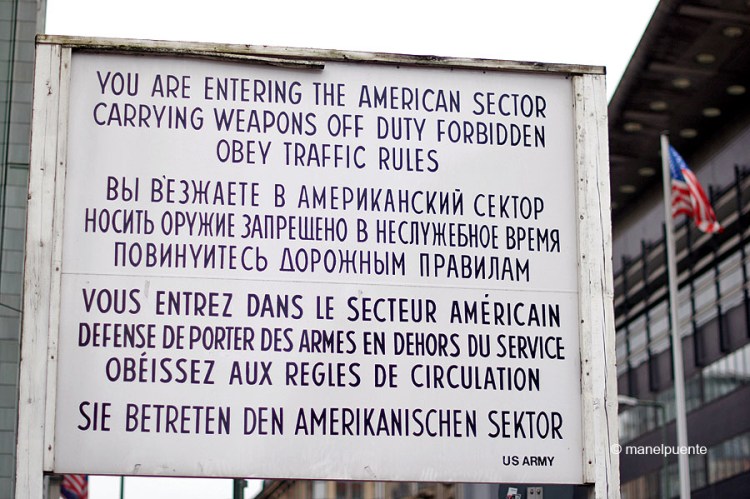 cartell_chekpoint_berlín