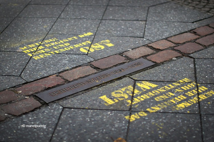 inscripció_mur_checkpoint_berlín
