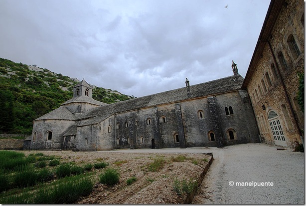 Abadia Notre-Dame de Sénanque. La Provence, França Abadia Notre-Dame de Sénanque. La Provence, França