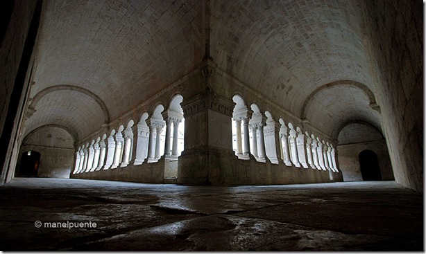Abadia Notre-Dame de Sénanque. La Provence, França Abadia Notre-Dame de Sénanque. La Provence, França