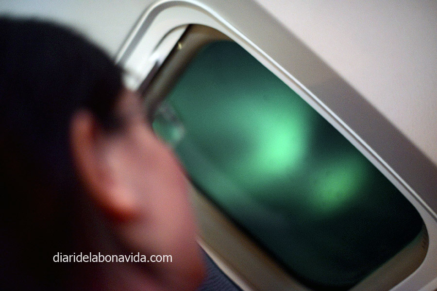 La Cristina no podia deixar de mirar per la finestra