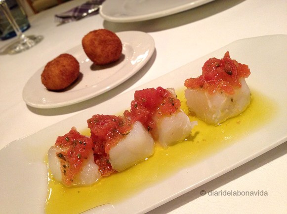 Croquetes i Tacos de bacallà amanits amb tomàquet confitat