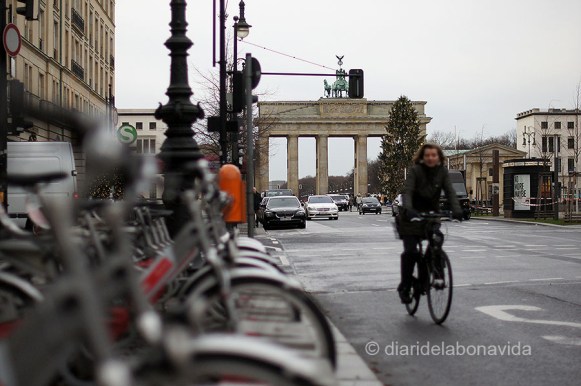 Moltes bicicletes recorren els carrers de la ciutat