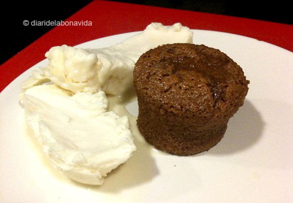 coulant de xocolata i gelat de vainilla