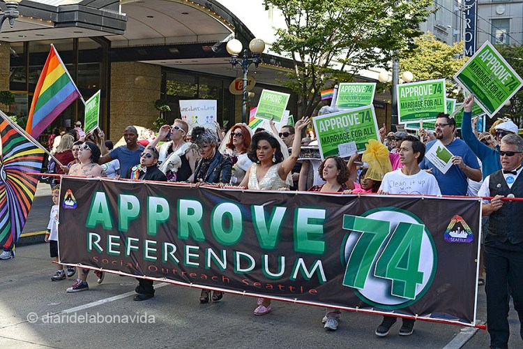 Ens trobem amb una manifestació a favor de l'igualtat homosexual