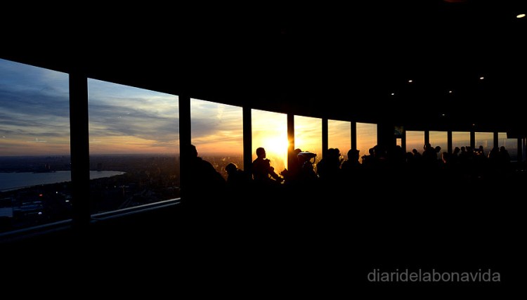 La gent no es volia perdre la posta de sol