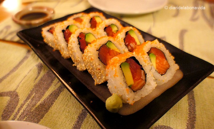 Rotllets de tonyina i salmó amb advocat