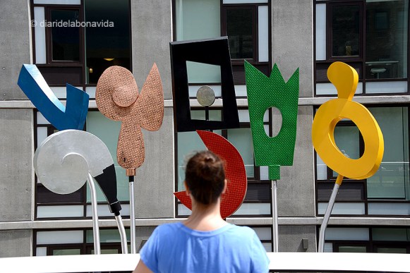 Trobem moltes obres d'art escampades pel recorregut