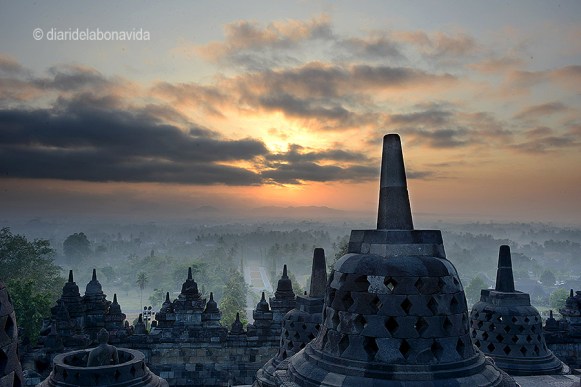 El millor moment del dia, la sortida del sol al Borobudur