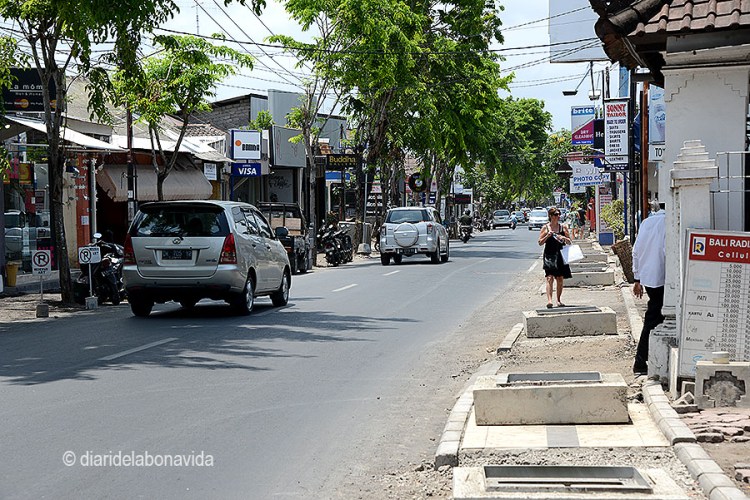 La ciutat està construint les voreres