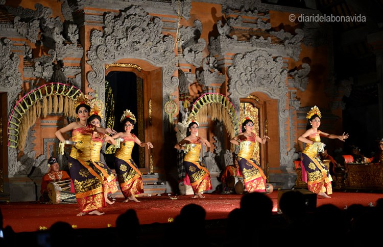 Els vestits són molt vius i coloristas