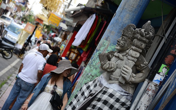 Monkey Forest Street és un dels carrers principals