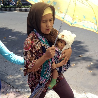 Fa molta calor i humitat, però hem vist molts nadons  super abrigats. Perquè deu ser?