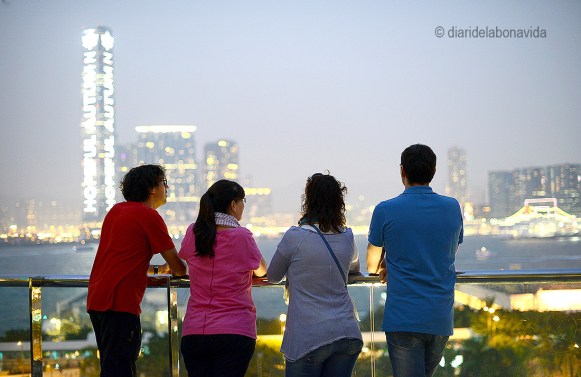 Els nostres amfitrions ens fan de guia per tota la ciutat