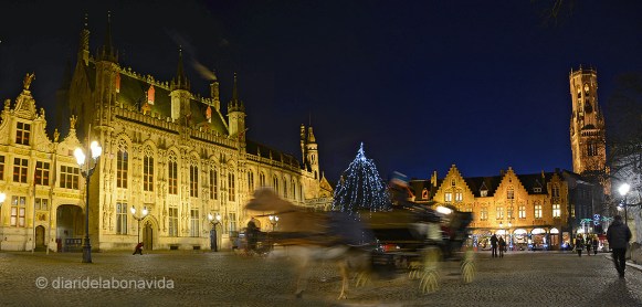 El campanar vist des de la Plaça Burg