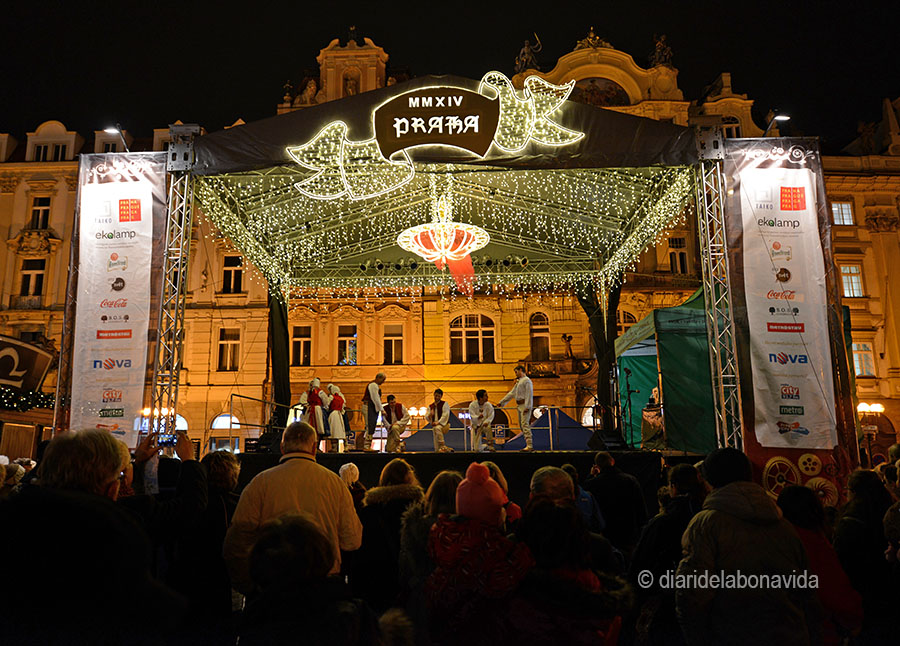 Gairebé cada nit trobem espectacles de música i dansa