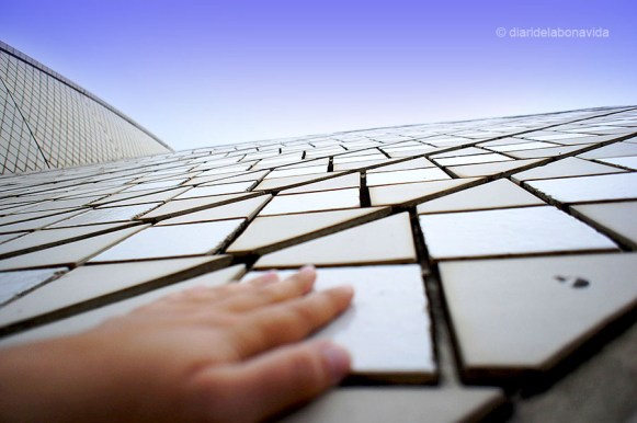 Un munt de mosaics formen les cúpules de l'Òpera