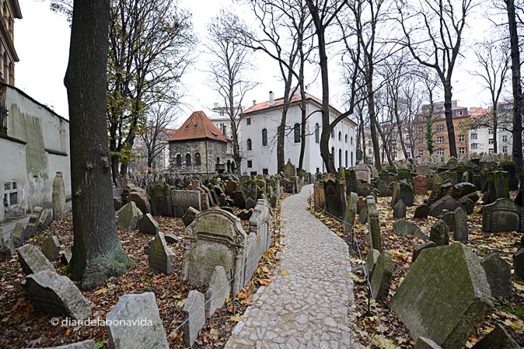 El cementiri impressiona