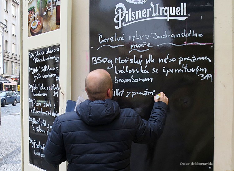 El txec és un idioma força complicat, però moltíssima gent parla l'anglès