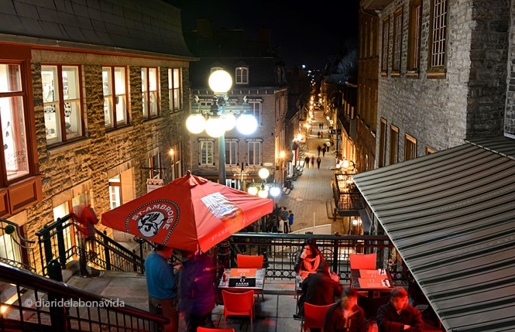 Vistes de la Rue Petit Champlain a la nit