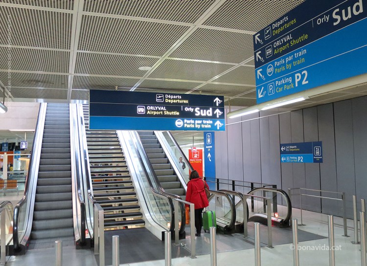 Sortint de l'aeroport cal buscar els indicadors a l'ORLYVAL