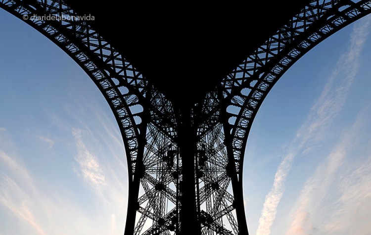 paris eiffel detall