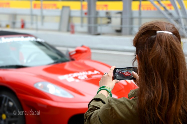 Tothom vol tenir un record del moment