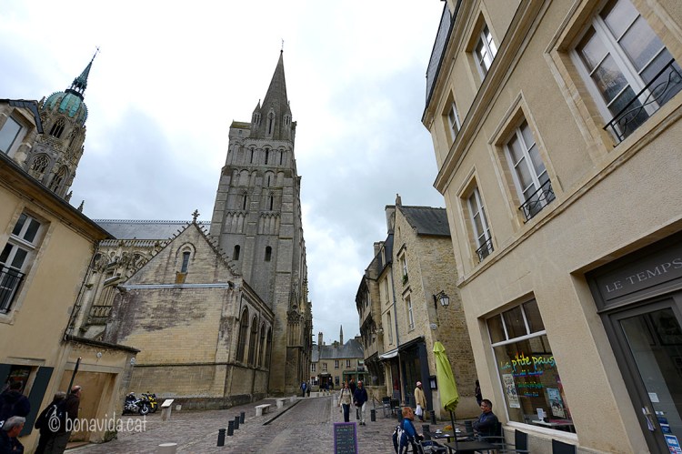 El tranquil poble de Bayeux...