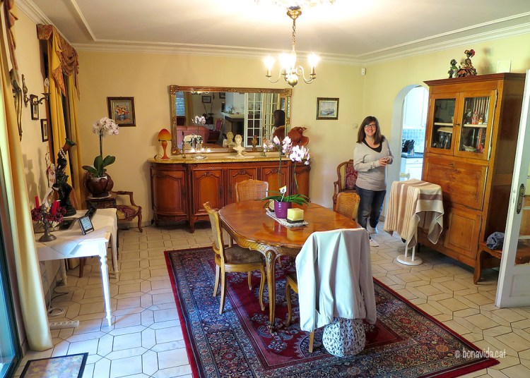 Acostumats a allotjar-nos en petites habitacions d'hotel, és tot un luxe una casa de 2 plantes per nosaltres sols