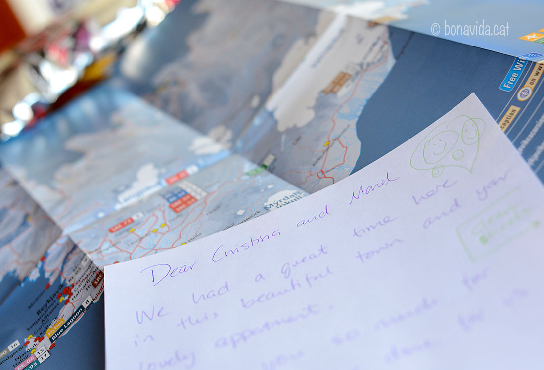 Nota d'agraïment que ens va deixar la família islandesa al marxar...