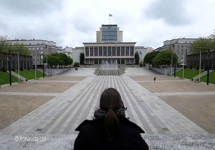 Doncs sí, és festiu, i sembla que estem sols a Brest...