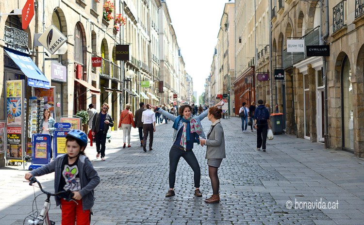 Ningú es resisteix a sortir al blog