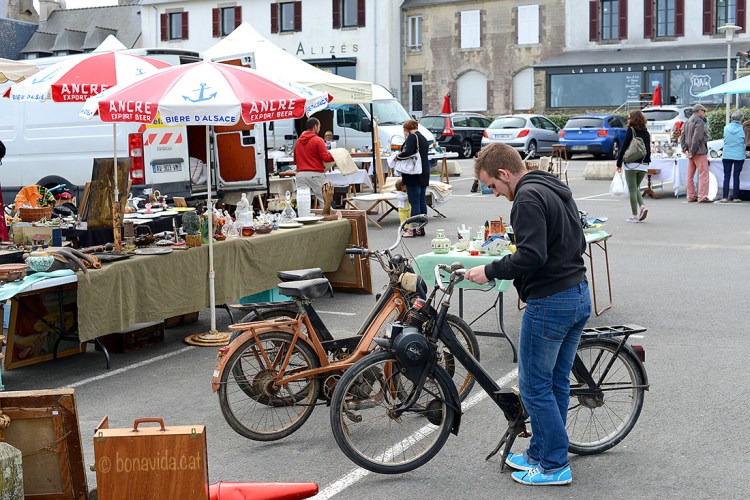 És dia de mercat d'oportunitats al poble