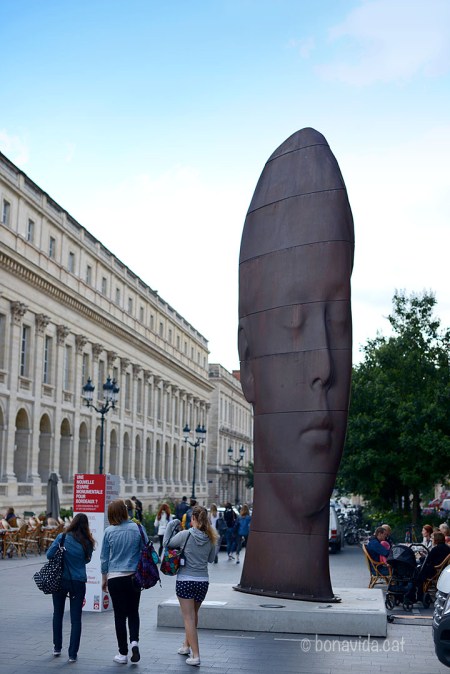 Casualitats de la vida. La ciutat acull una escultura de Jaume Plensa.