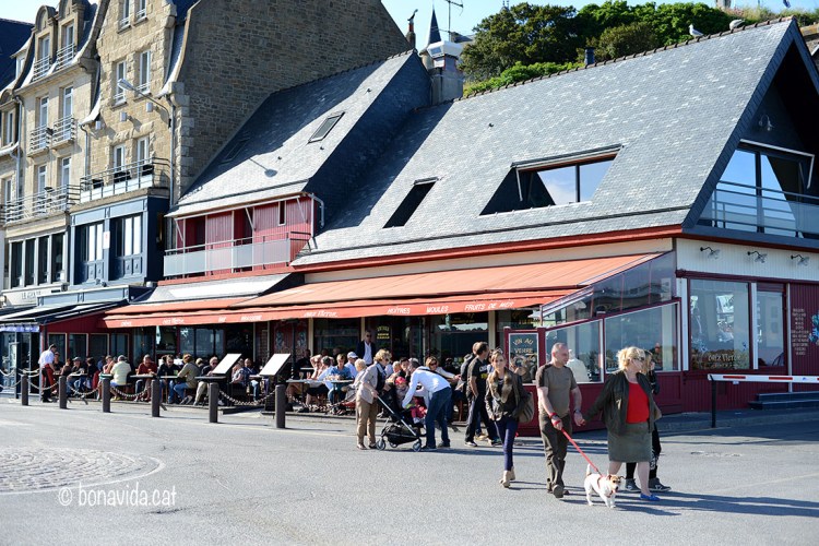 Ambient de restaurants a Cancale