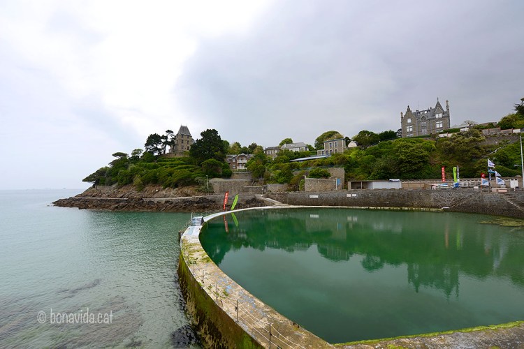 Piscines naturals i balnearis van fer popular Dinard