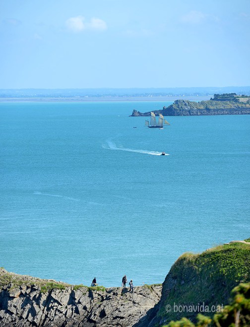 El camí de ronda GR34 és molt freqüentat per excursionistes
