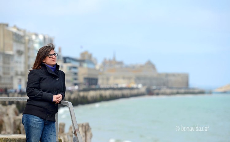 Contemplant el mar davant St-Malo