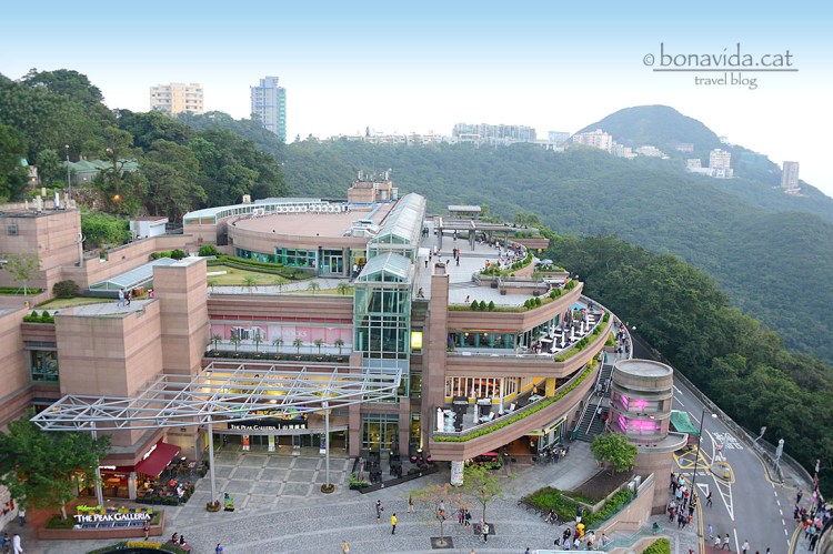 The Peak inclou restaurants, botigues i zona d'oci