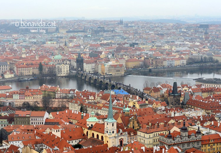 El pont uneix la ciutat Vella i la ciutat Petita