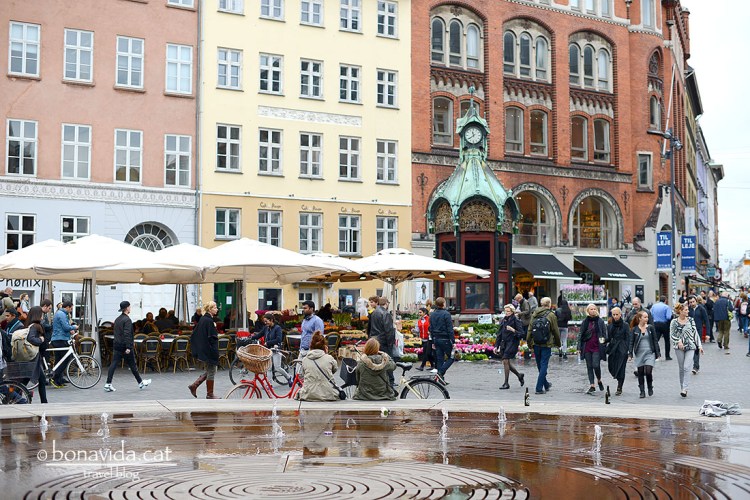 Ambient a la cèntrica plaça de Kultorvet