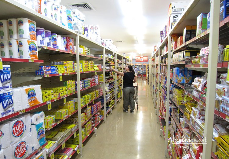 Comprant provisions al super