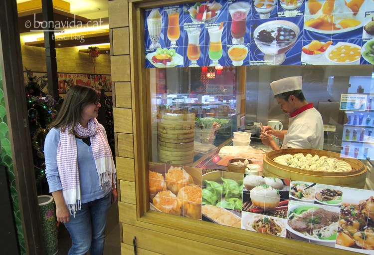 Mirant bocabadats com fan els boníssims "dumplings" al barri xinès