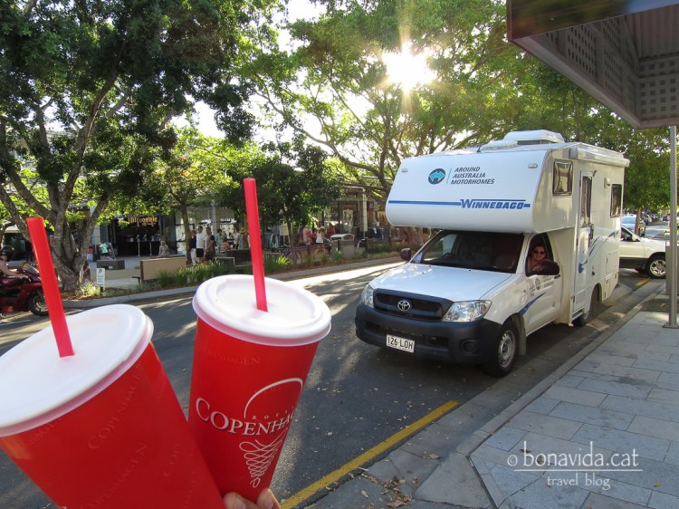 Tenim set! Aparquem i a comprar un parell de batuts